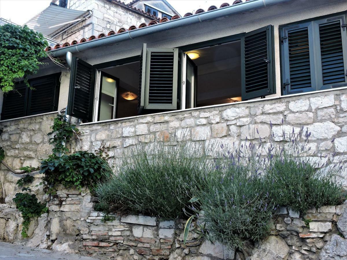 Bruno Split Centre Apartment And Room Exterior foto
